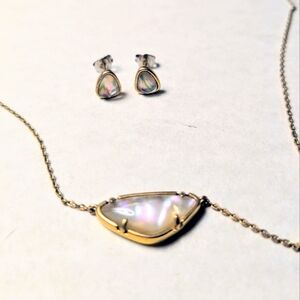 Kendra Scott Mother Of Pearl Pendant Necklace and Earrings Gold Chain With Bag